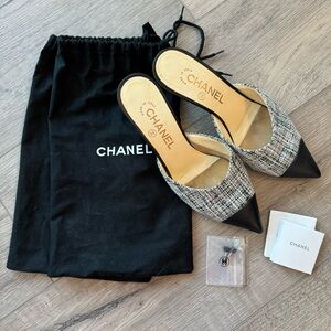 Authentic Chanel Tweed Pump